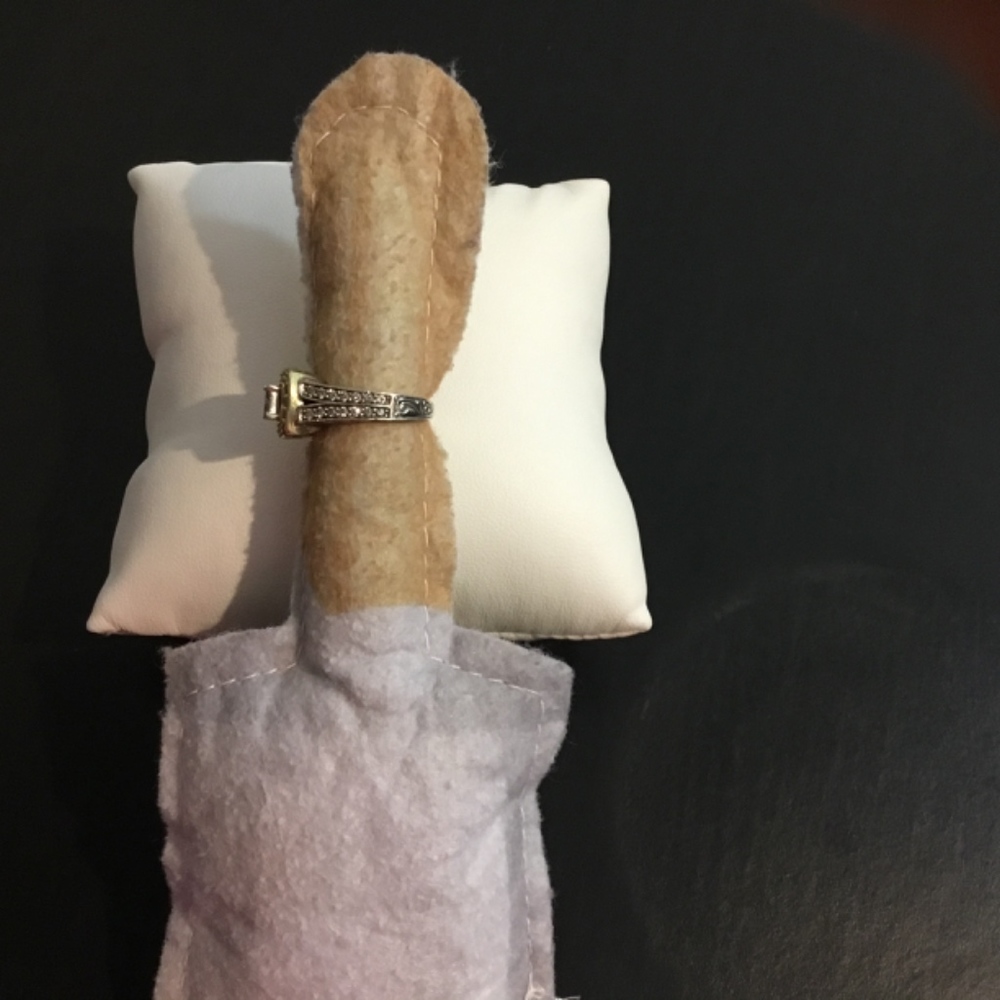 Ring - Picture 2 of 5
